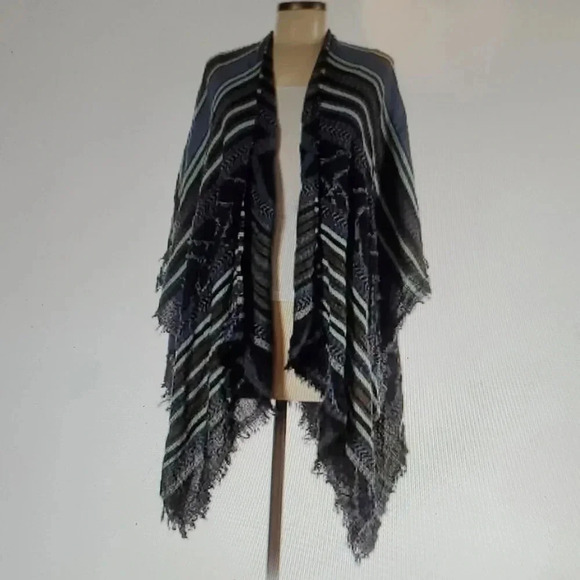BCBG MAXAZRIA WRAP - Picture 1 of 4